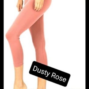 PLUS Size Seamless Capri Leggings - Dusty Rose